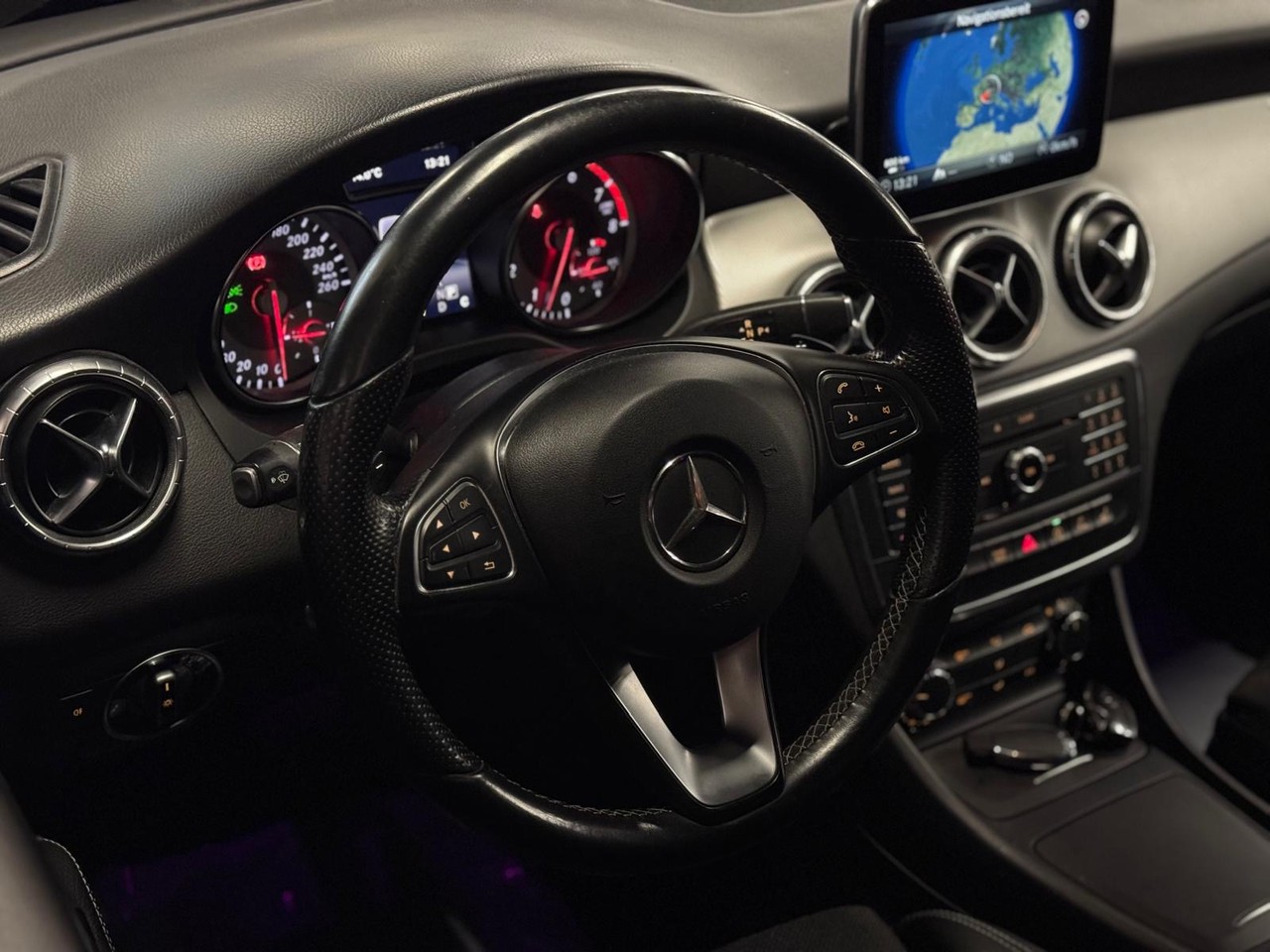 MERCEDES-BENZ CLA 200 Night Star 7G-DCT – Foto 15