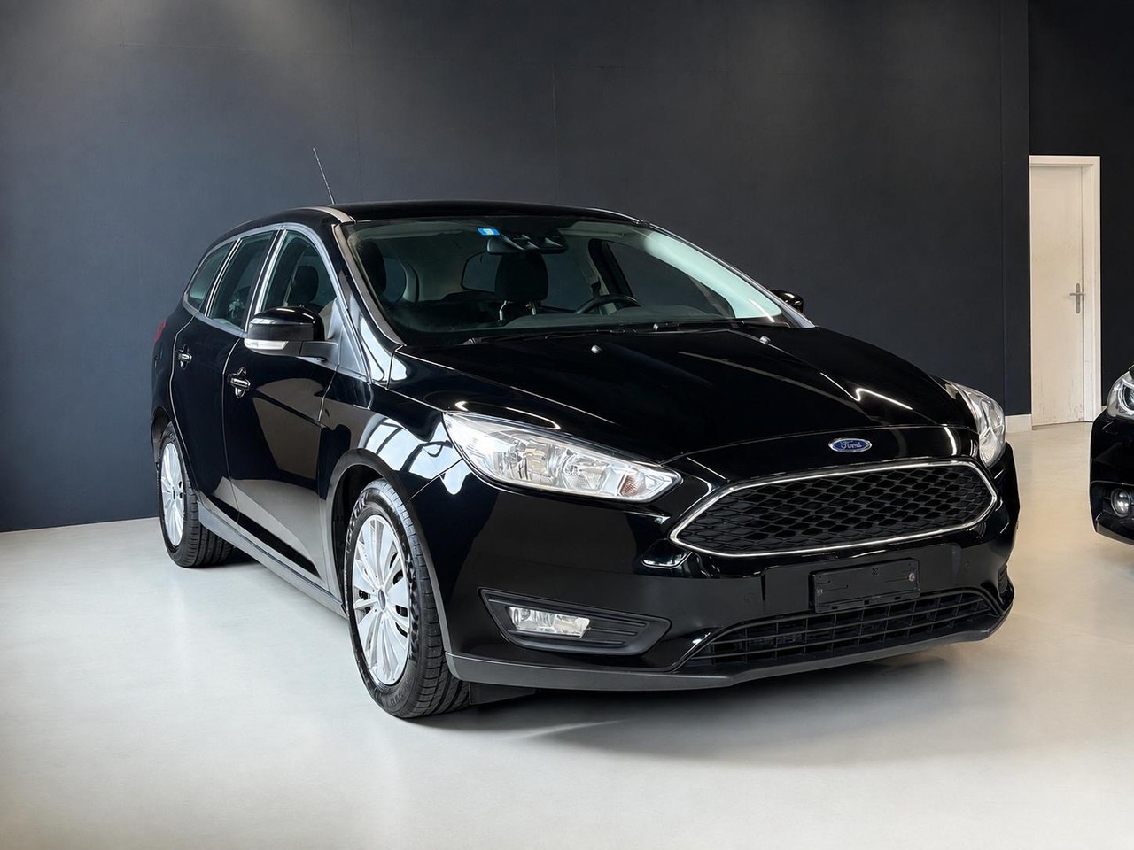 FORD Focus 1.5 TDCi Business PowerShift – Foto 1