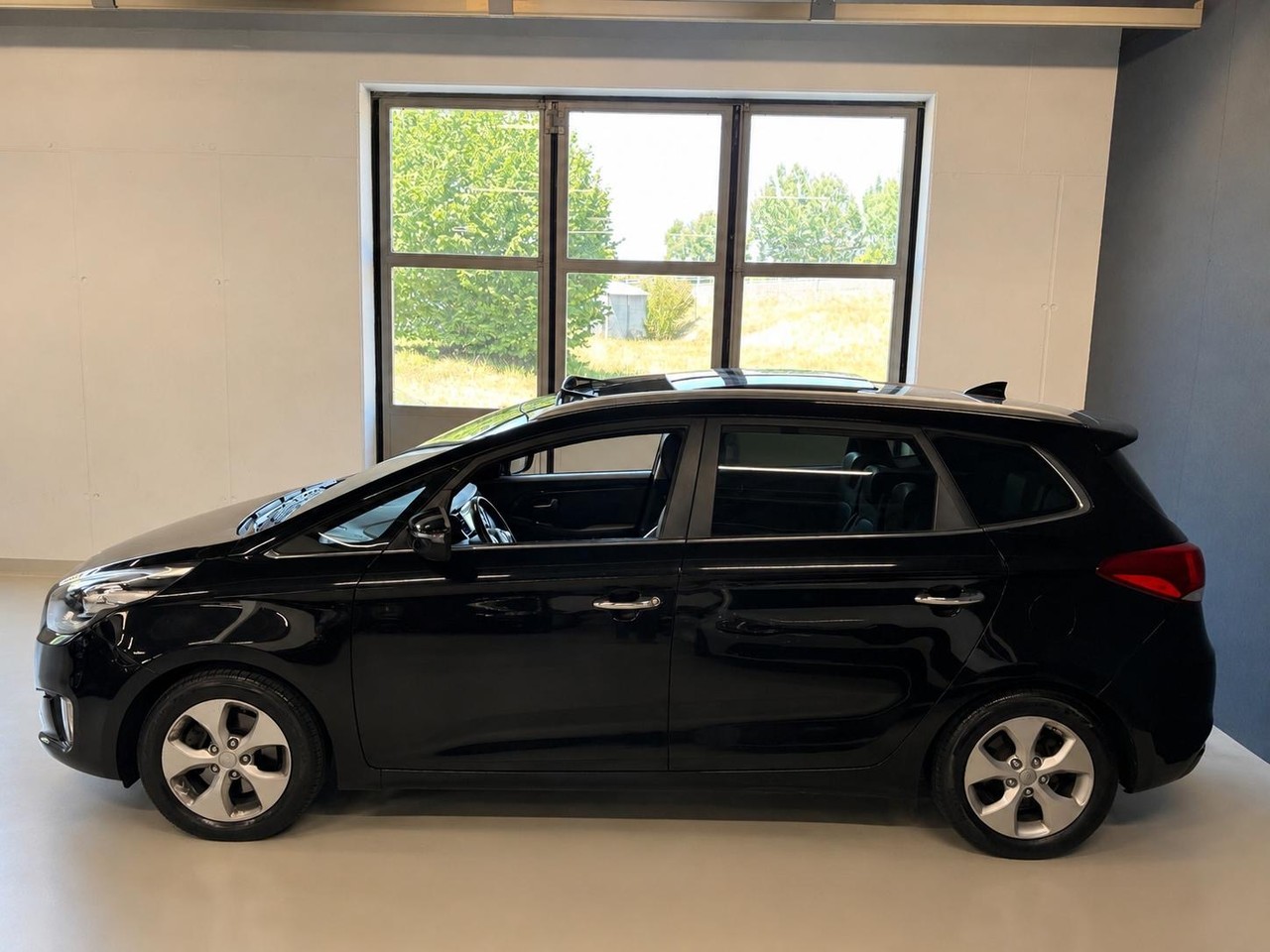 KIA Carens 1.7 CRDi Style DCT – Foto 8