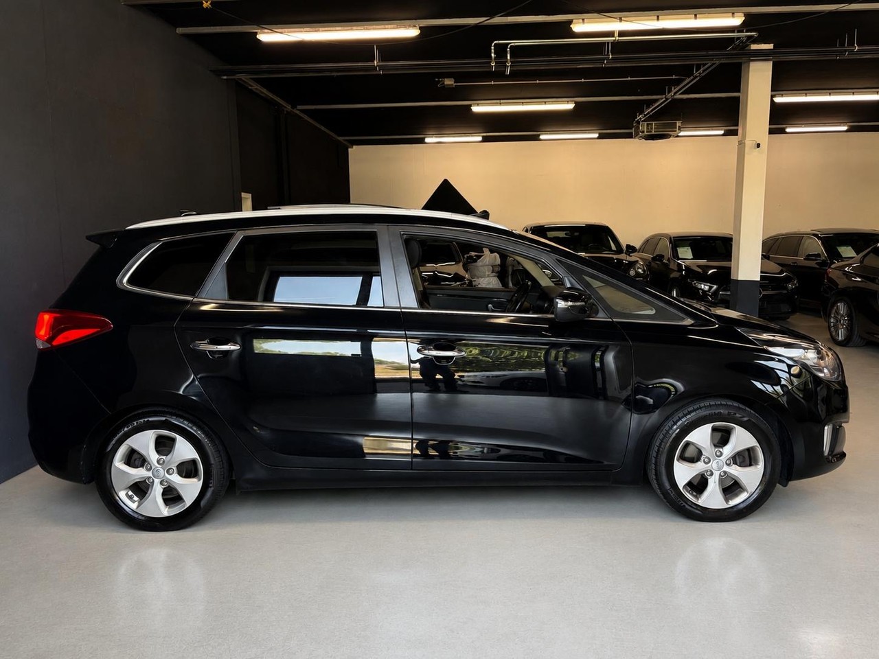 KIA Carens 1.7 CRDi Style DCT – Foto 9