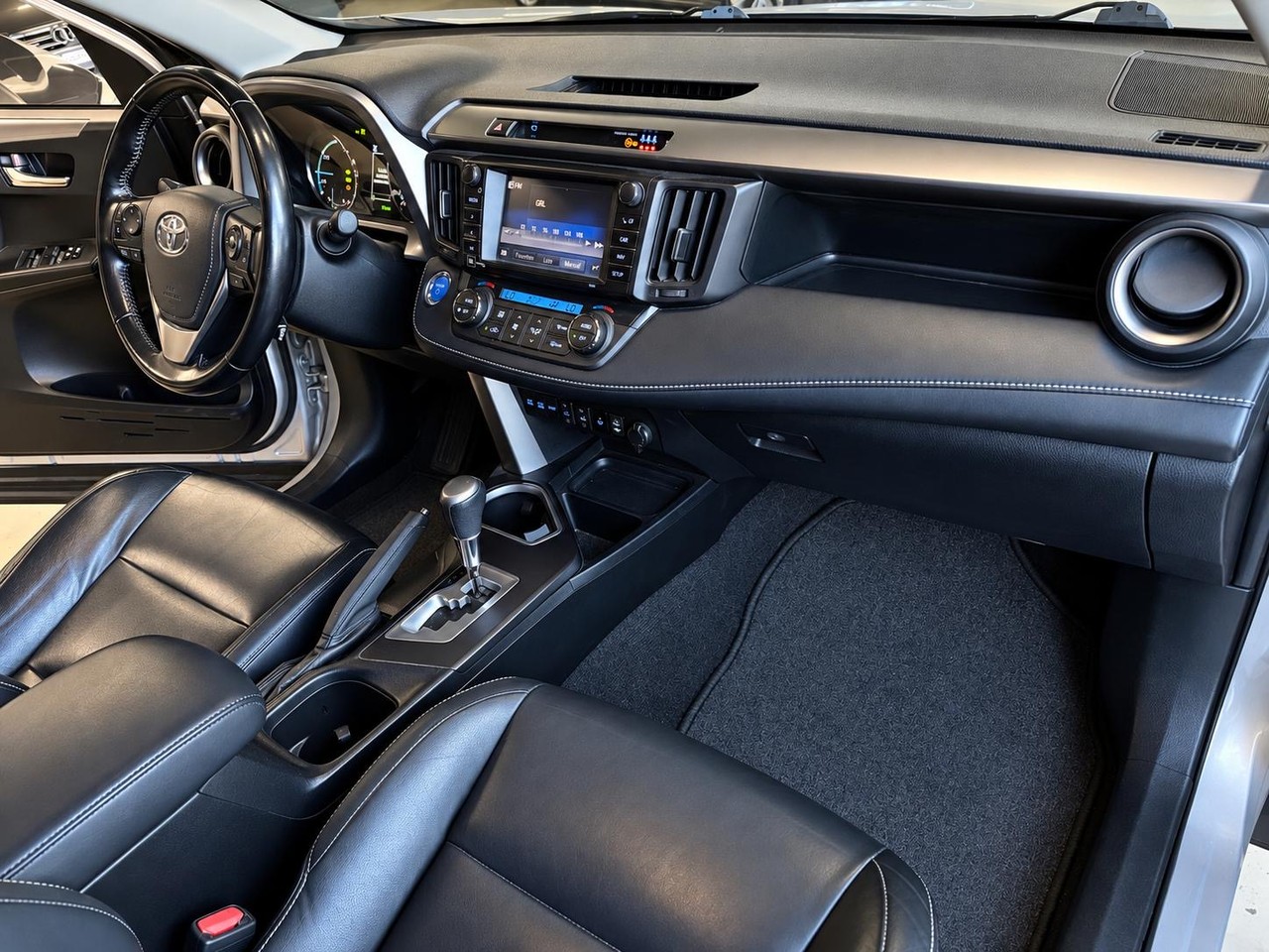 TOYOTA RAV-4 2.5 HSD Trend e-CVT – Foto 10
