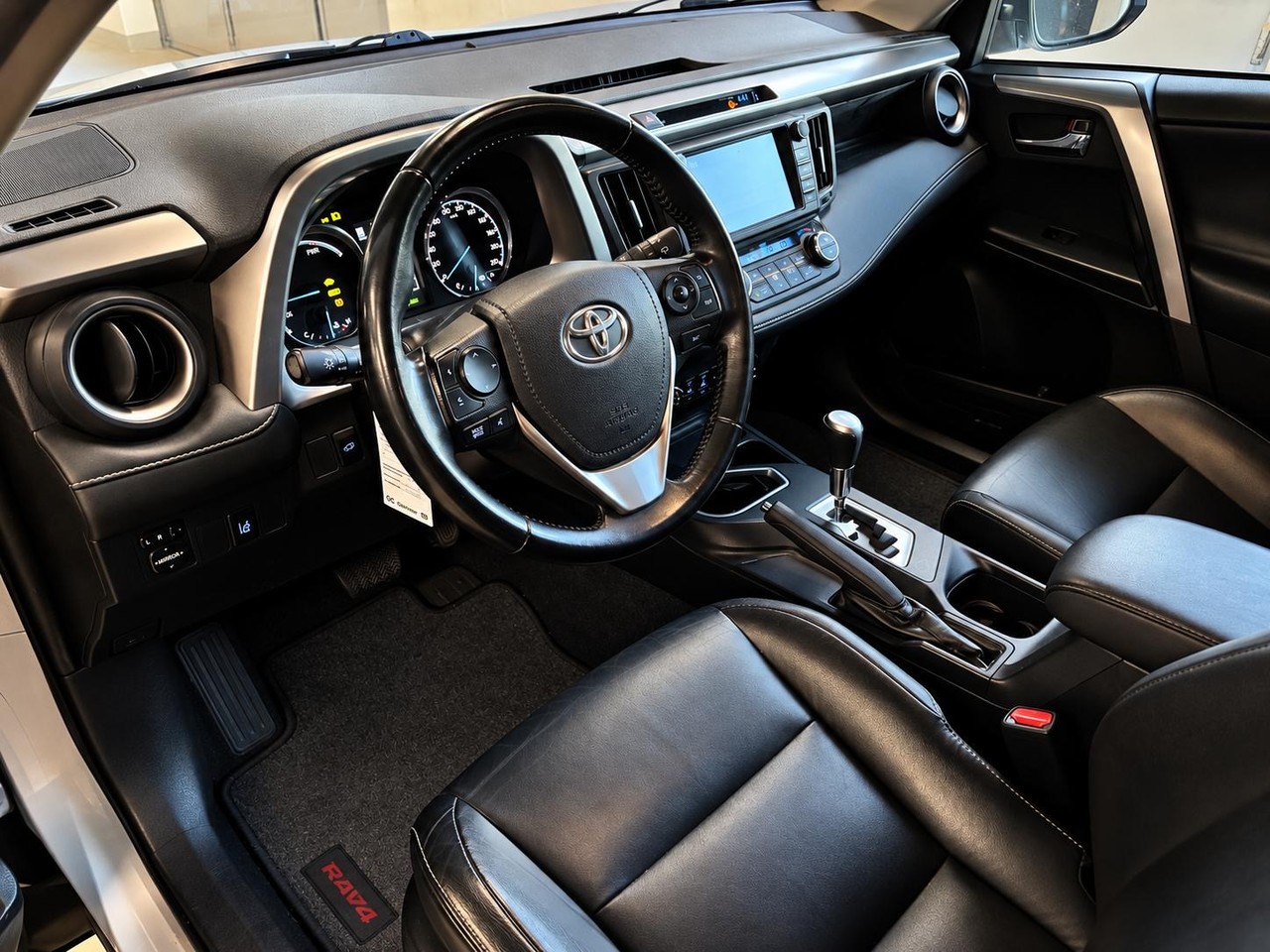 TOYOTA RAV-4 2.5 HSD Trend e-CVT – Foto 11