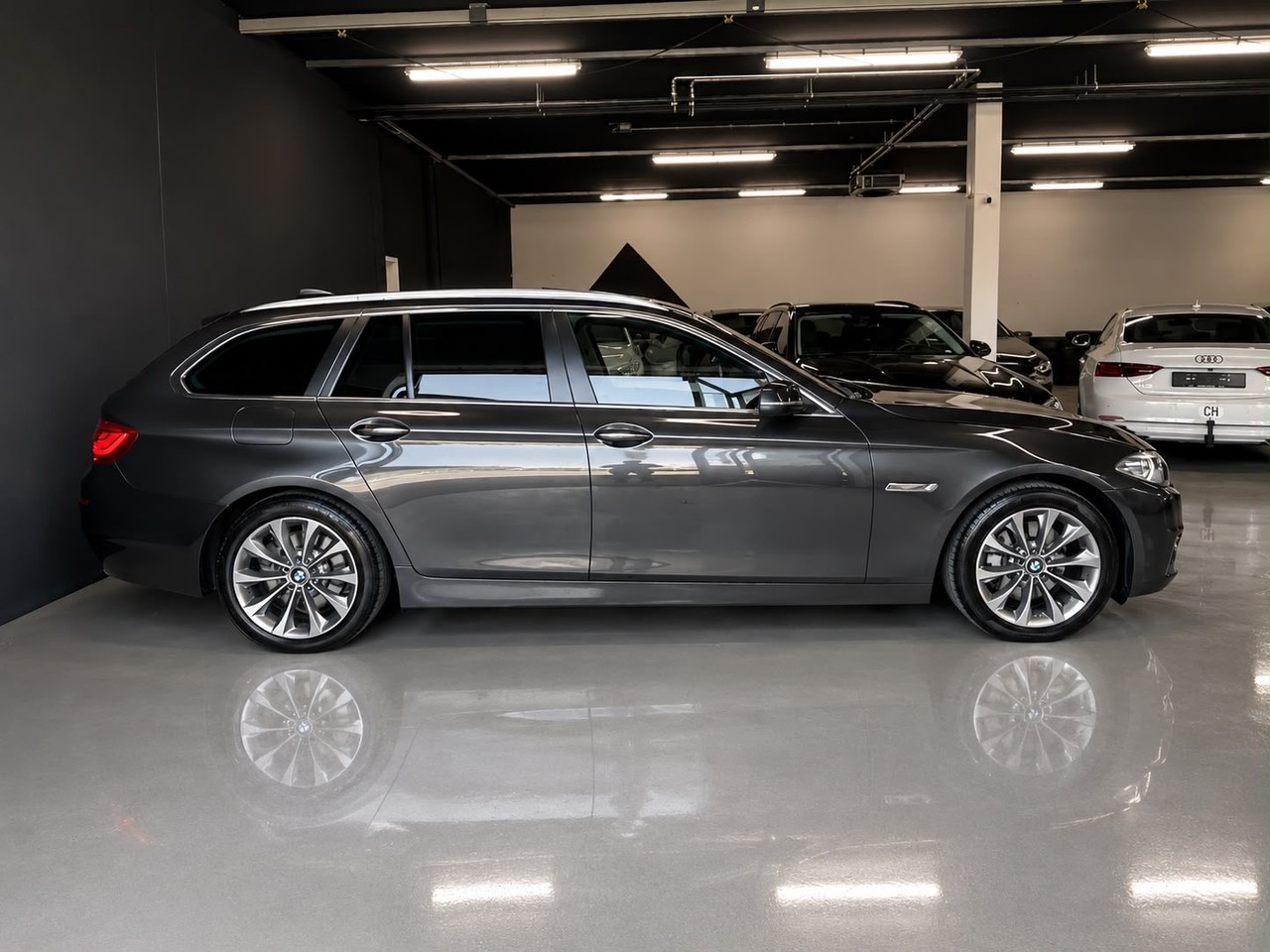BMW 528i Touring xDrive Modern Line Steptronic – Foto 10