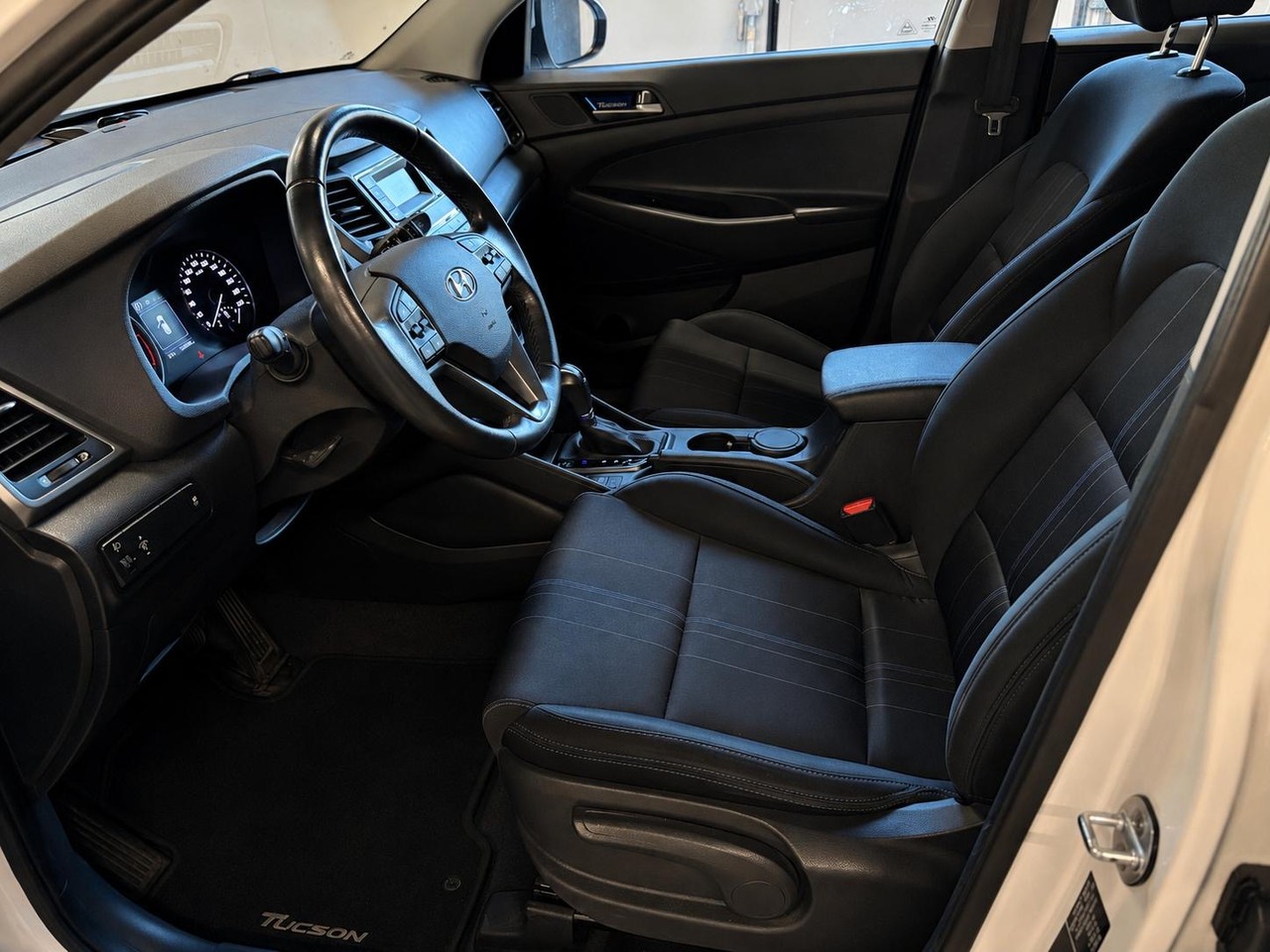 HYUNDAI Tucson 1.7 CRDI Plena 2WD DCT7 – Foto 15