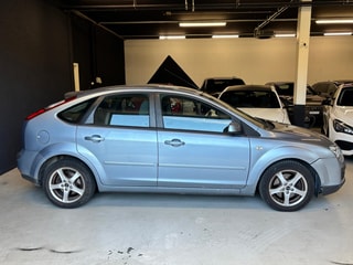 FORD Focus 2.0i Trend – Foto 6