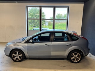 FORD Focus 2.0i Trend – Foto 9