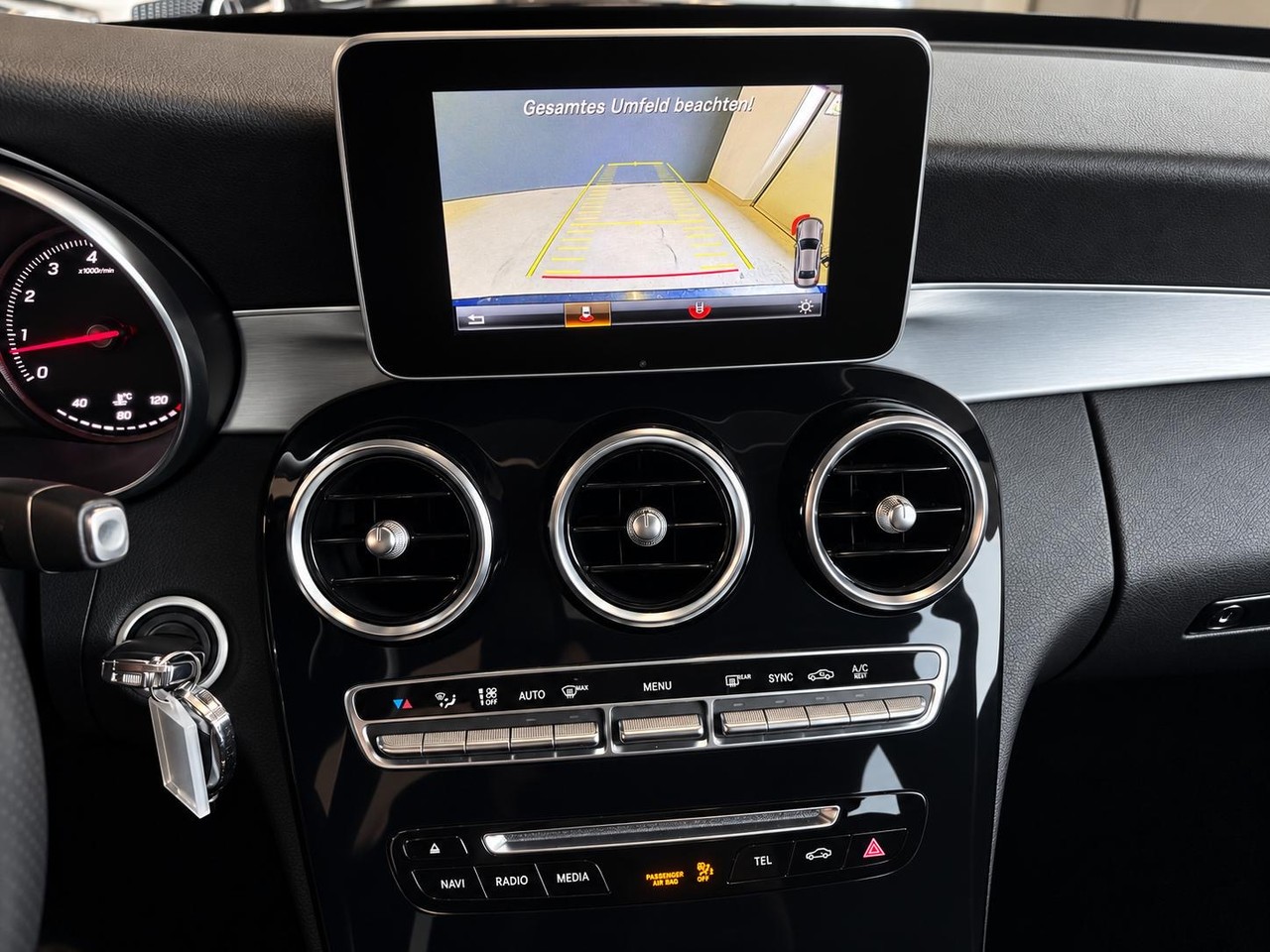 MERCEDES-BENZ C 180 Avantgarde 9G-Tronic – Foto 14