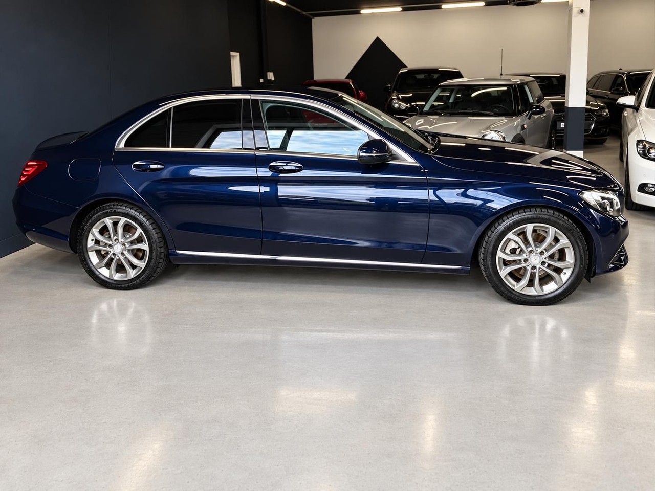 MERCEDES-BENZ C 180 Avantgarde 9G-Tronic – Foto 8