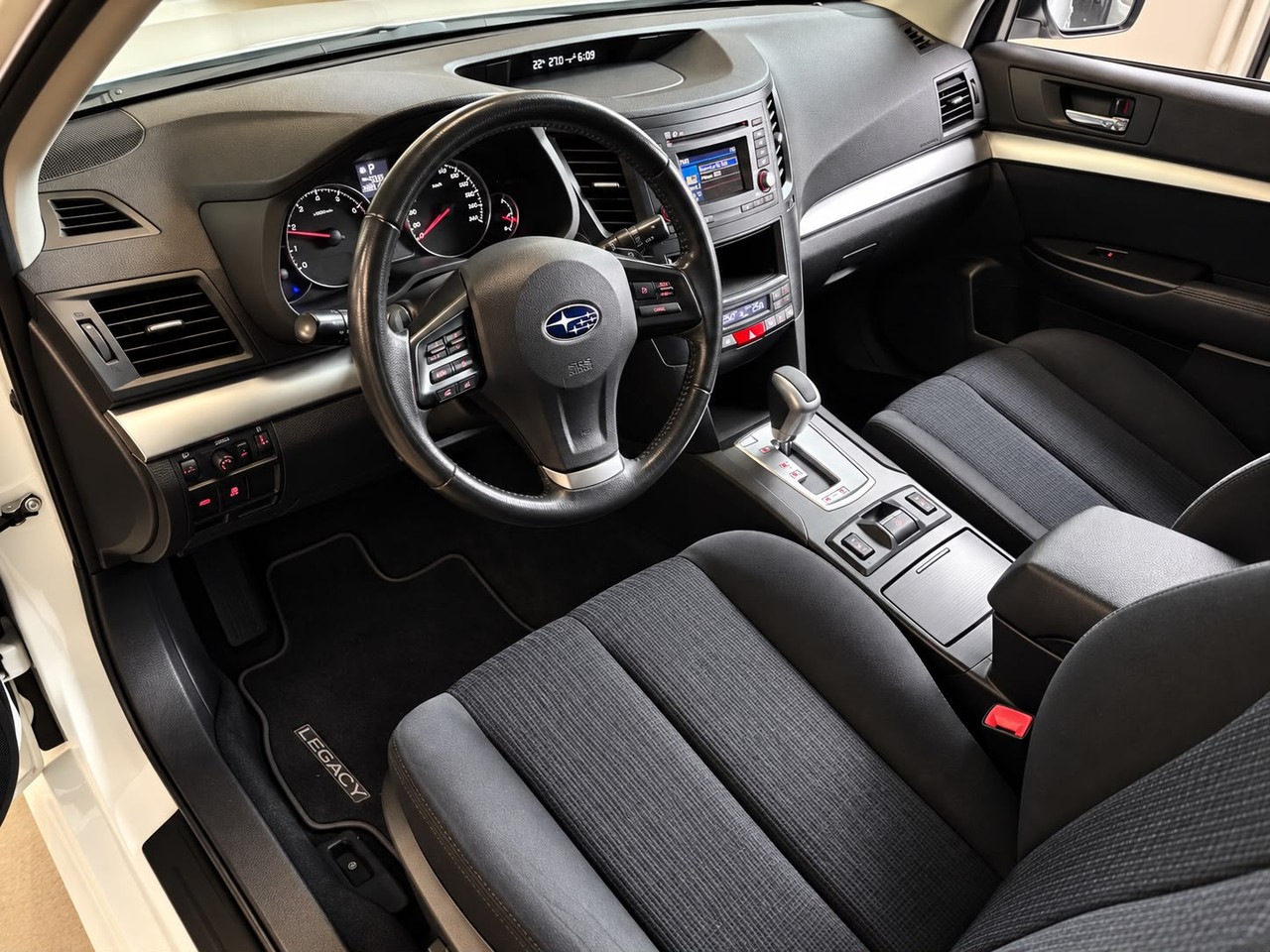 SUBARU Legacy 2.0i Swiss AWD Lineartronic – Foto 12