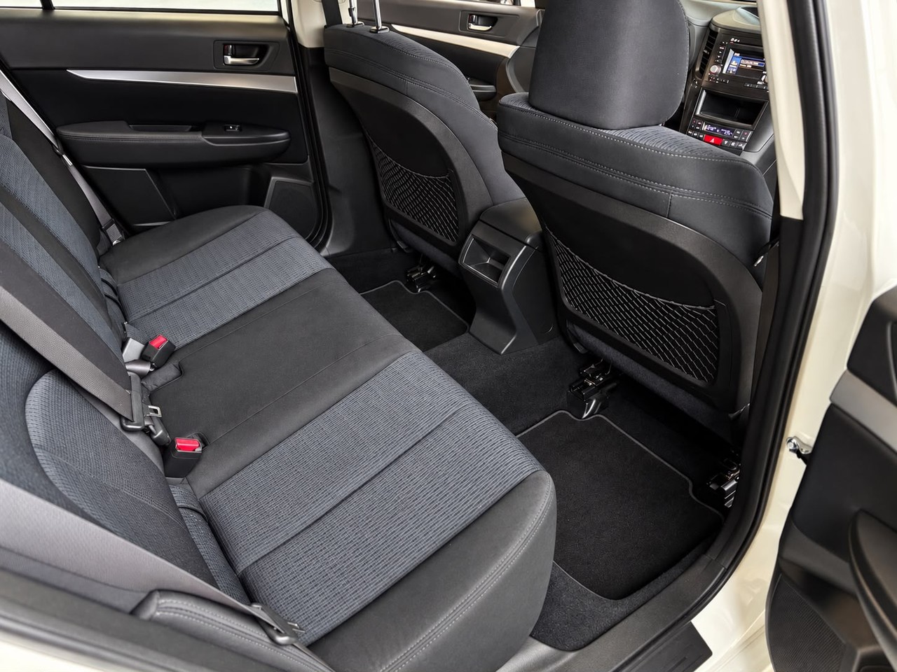 SUBARU Legacy 2.0i Swiss AWD Lineartronic – Foto 16