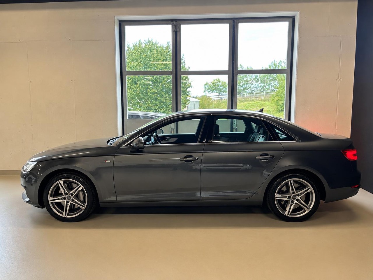 AUDI A4 Limousine 2.0 TFSI Design quattro S-tronic – Foto 6