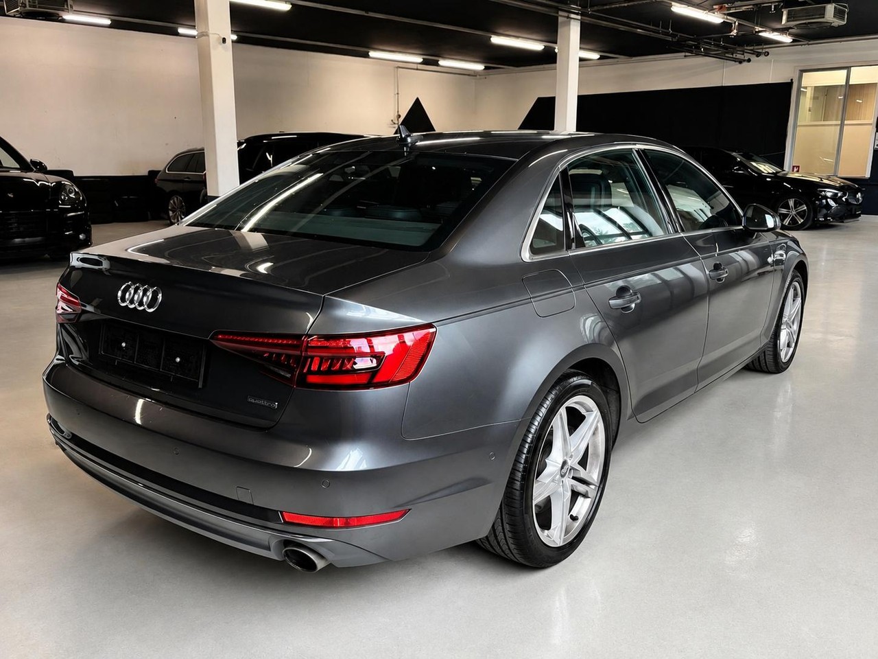 AUDI A4 Limousine 2.0 TFSI Design quattro S-tronic – Foto 10