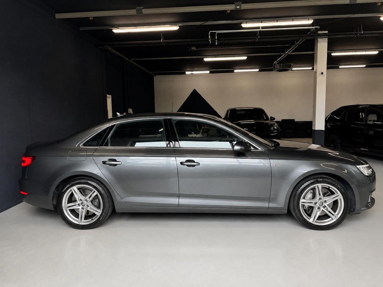 AUDI A4 Limousine 2.0 TFSI Design quattro S-tronic – Foto 7