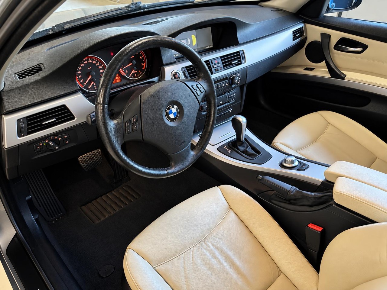 BMW 325i – Foto 13